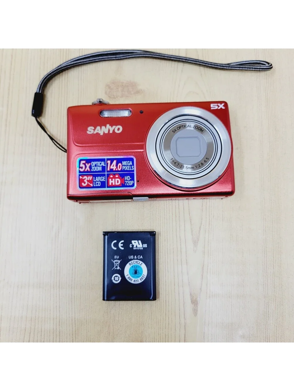 Sanyo VPC-T1496 14.0MP Digital Camera Red with Battery. NO CHARGER OR SD CARD